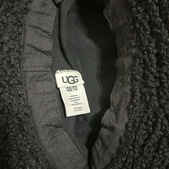 UGG